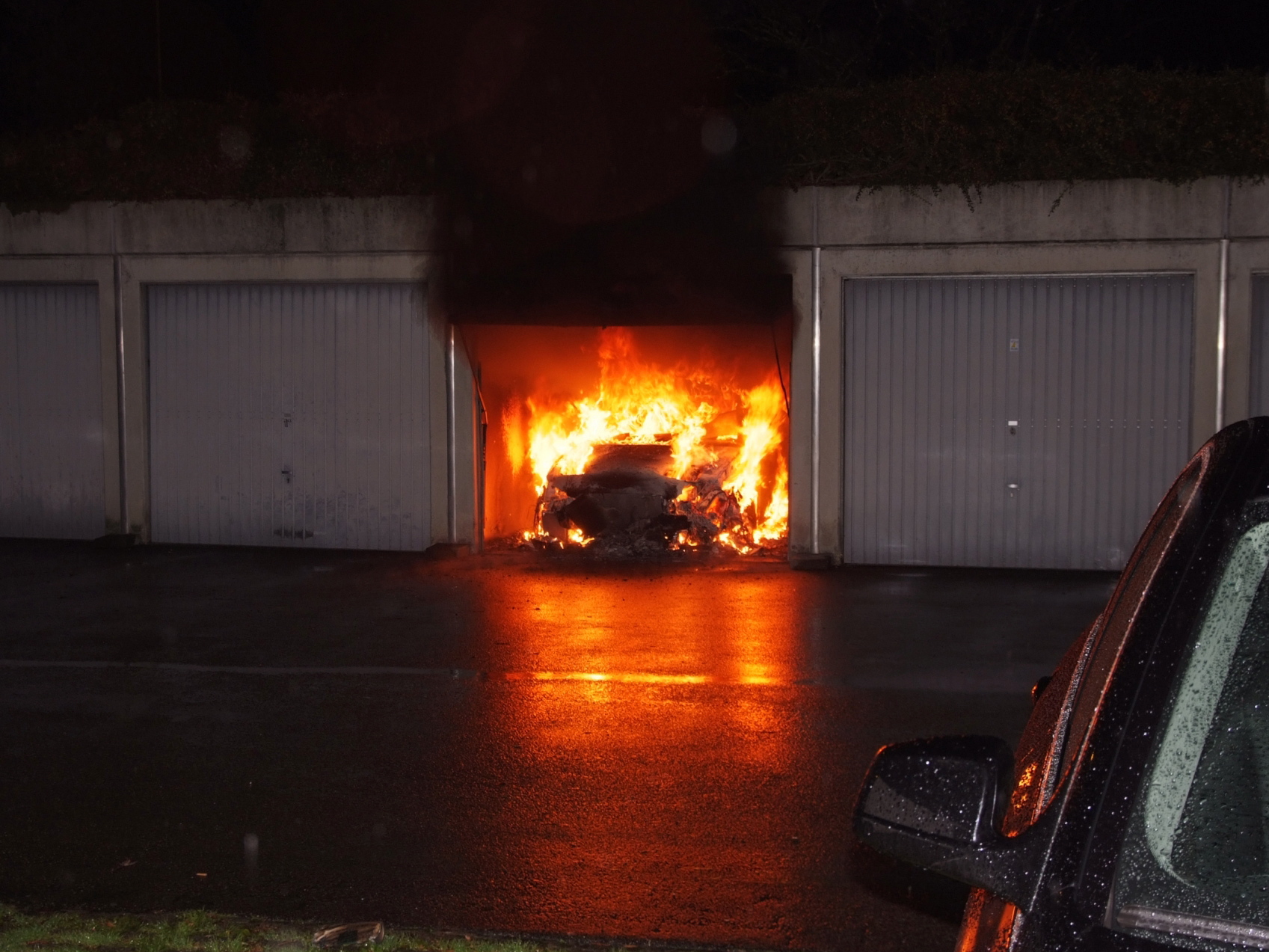 Auto in Garage ausgebrannt - Polizeinews.ch
