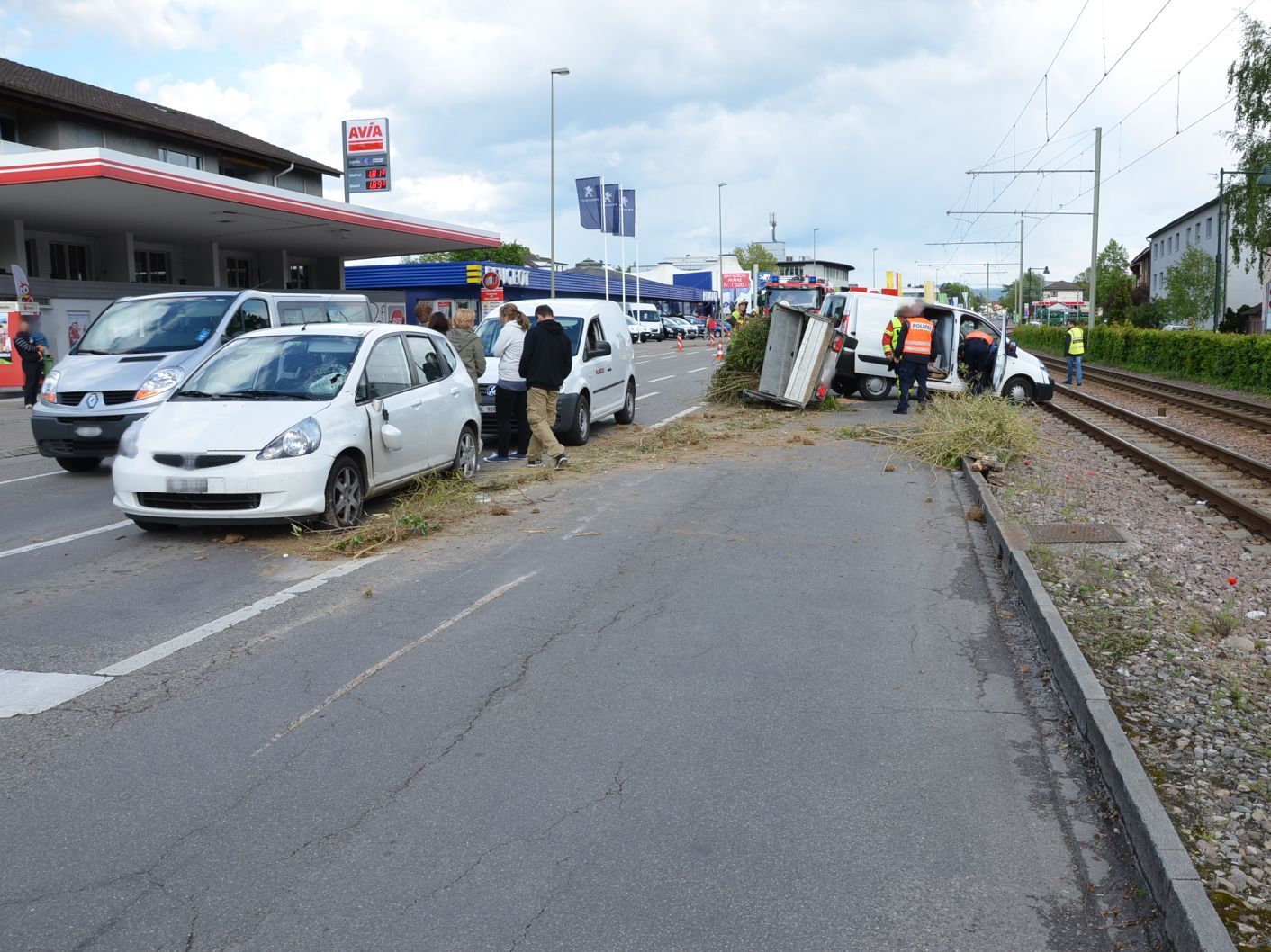 Selbstunfall sorgt für massive Verkehrsbehinderungen im
