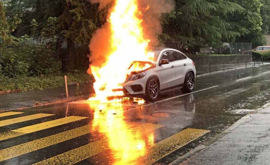 Auto brennt in Kriens LU aus