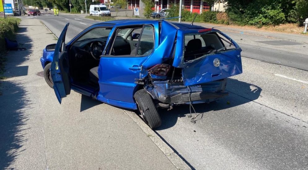 Nach Unfall in Lenzburg: Fünf Personen ins Spital gebracht (darunter zwei Kinder)
