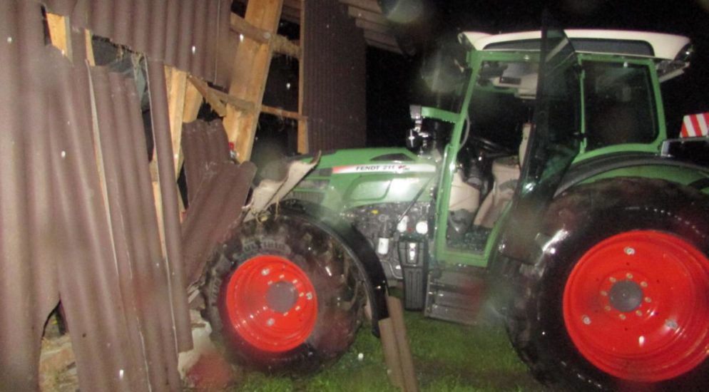 16-Jähriger in Matt GL mit Traktor verunfallt