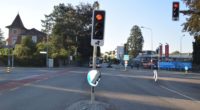 Solothurn: Fahrzeuglenker beschädigt Lichtsignalmast und Verkehrsschild