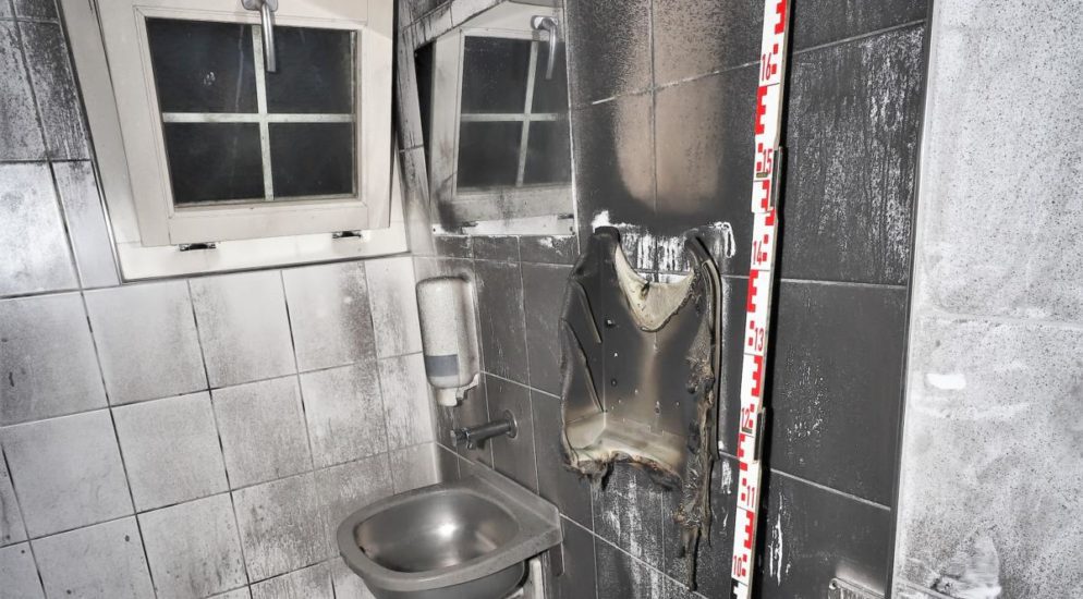 Glarus GL - Öffentliche Toilette abgebrannt
