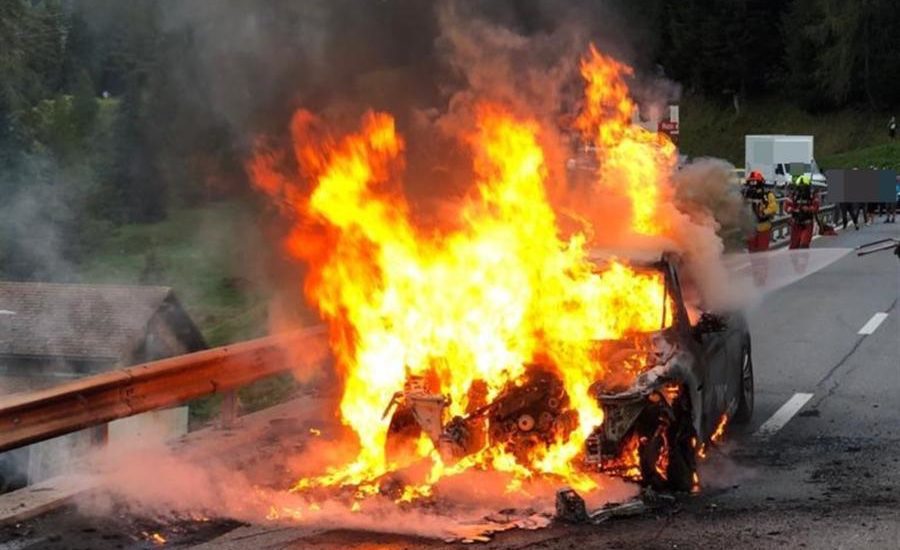 Fahrer erleidet Verbrennungen bei Autobrand auf A29 / Mulegns GR