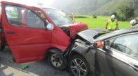 Näfels GL - Frontal-Crash: Unfall mit drei PW