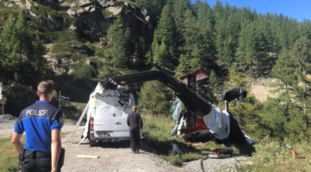 Zermatt VS - Helikopter verunfallt bei Landeanflug