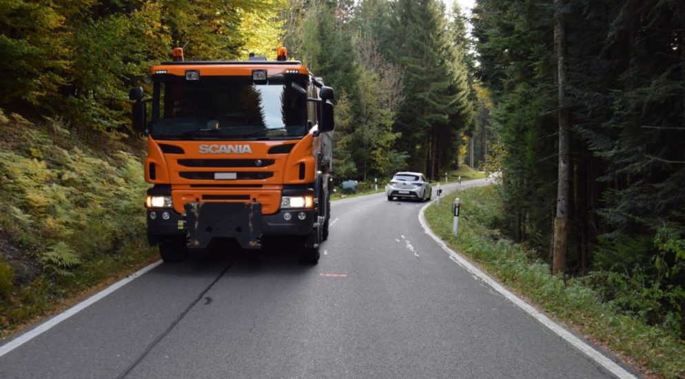 Verkehrsunfall zwischen LKW und Auto in Walzenhausen