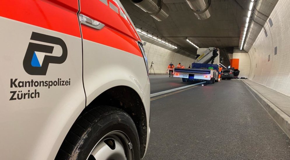 Schwerer Unfall in Hedingen ZH - Autofahrer verstorben