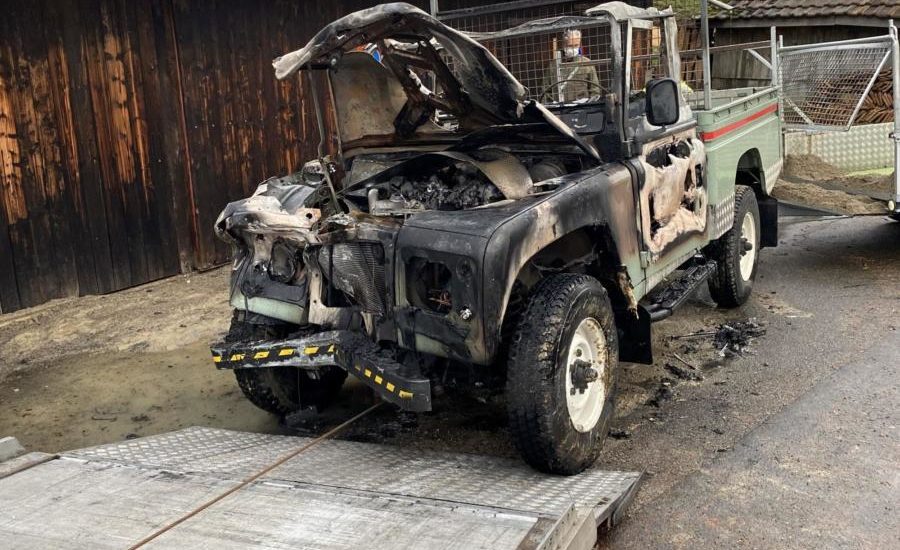 Auto gerät nach Unfall in Sissach BL in Brand