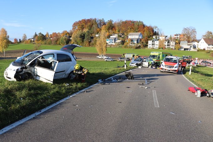 Unfall Wetzikon ZH - Schwerverletzter Autofahrer verstirbt im Spital