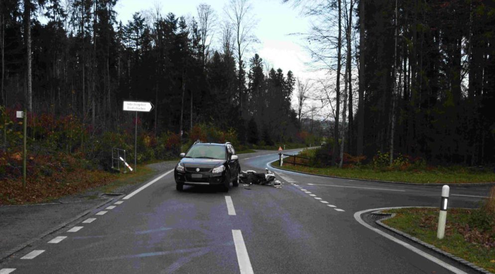 Rollerfahrerin (19) bei Unfall in Engelburg SG verletzt