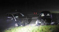 Unfall zwischen zwei Autos und Traktoranhänger in Niederhelfenschwil