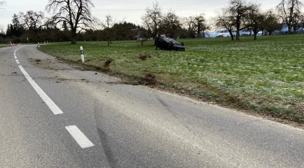 Bei Selbstunfall in Bernhausen mit Auto überschlagen