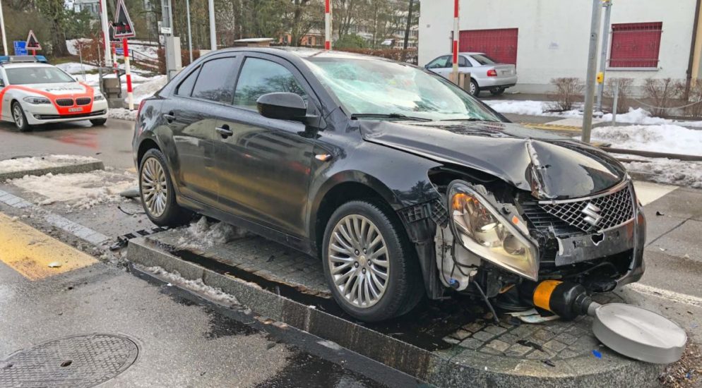 Frauenfeld TG - Autofahrer (27) übersieht PW und verursacht Unfall