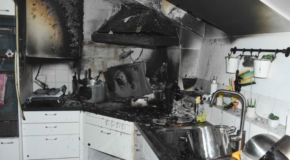 Küchenbrand fordert zwei Verletzte