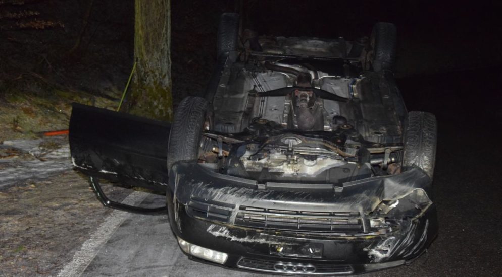 Egerkingen: Auto landet bei Selbstunfall auf Dach