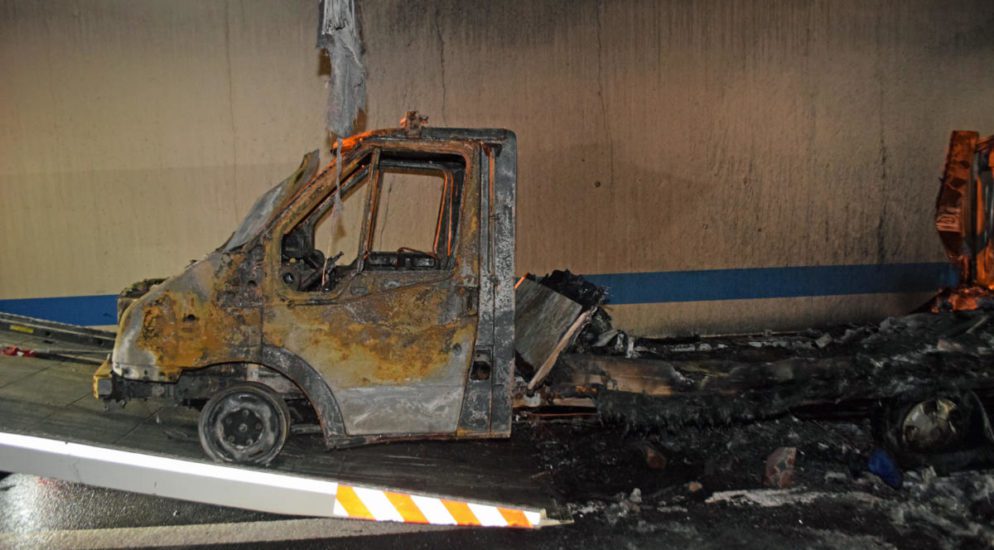 Kriens: Fahrzeugbrand auf der Autobahn A2