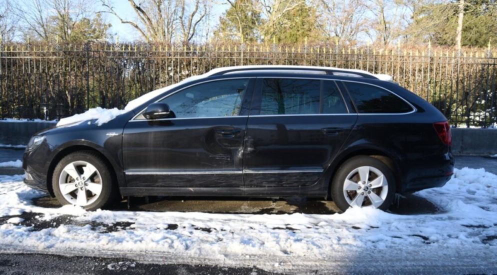 Basel - Fahrzeug beschädigt und davon gemacht