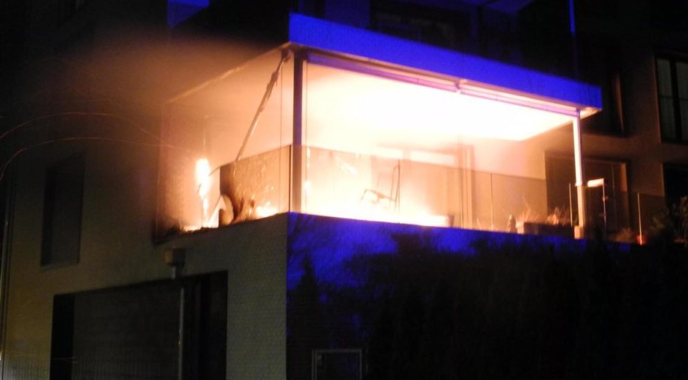 Ibach SZ: Brand auf Balkon