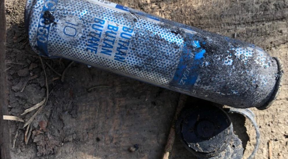 15 Kinder an Feuerstelle: Gaskartusche explodiert