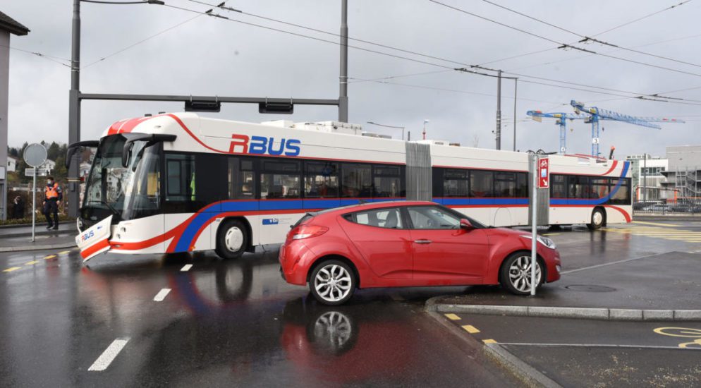 Luzern - Buspassagier bei Verkehrsunfall verletzt