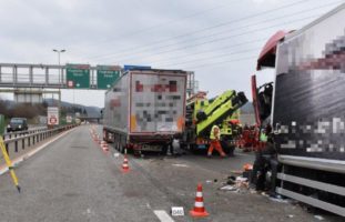 Winterthur-Wülflingen ZH: Todesopfer nach schwerem Unfall auf der A1