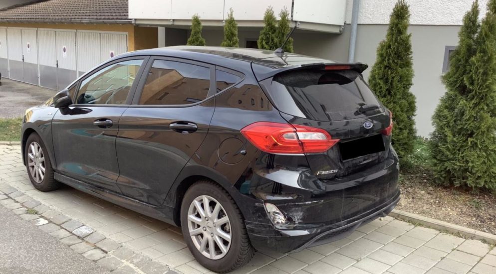 Unbekannter Fahrer beschädigt in Schaffhausen SH parkierte Autos