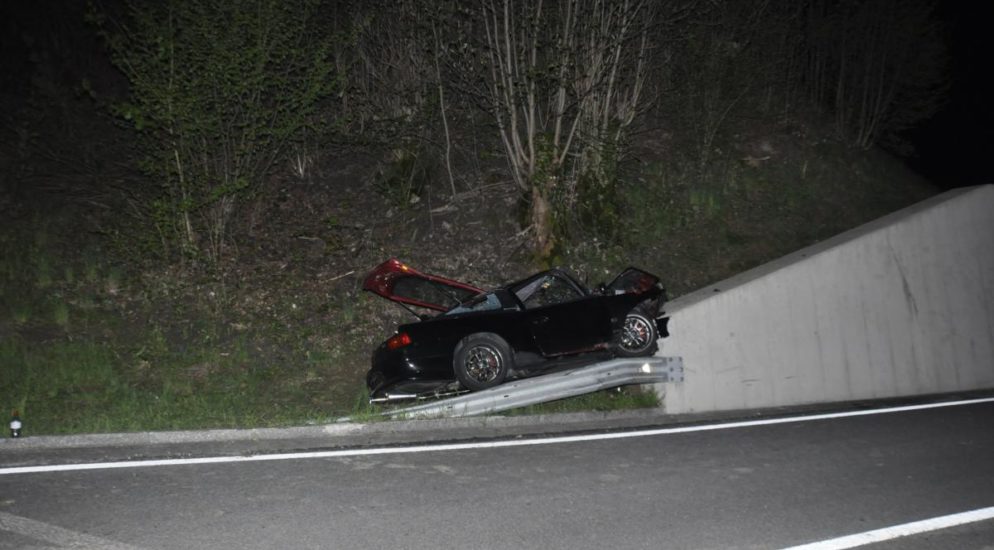 Beinwil SO: Fahrer (18) verunfallt mit zwei Insassen im Auto