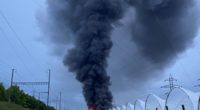 60 Feuerwehrleute im Einsatz bei Hangar-Brand in Ardon VS