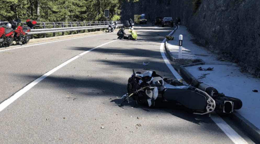 Jaunpass FR - Verletzte nach Kollision mit mehreren Motorradfahrern
