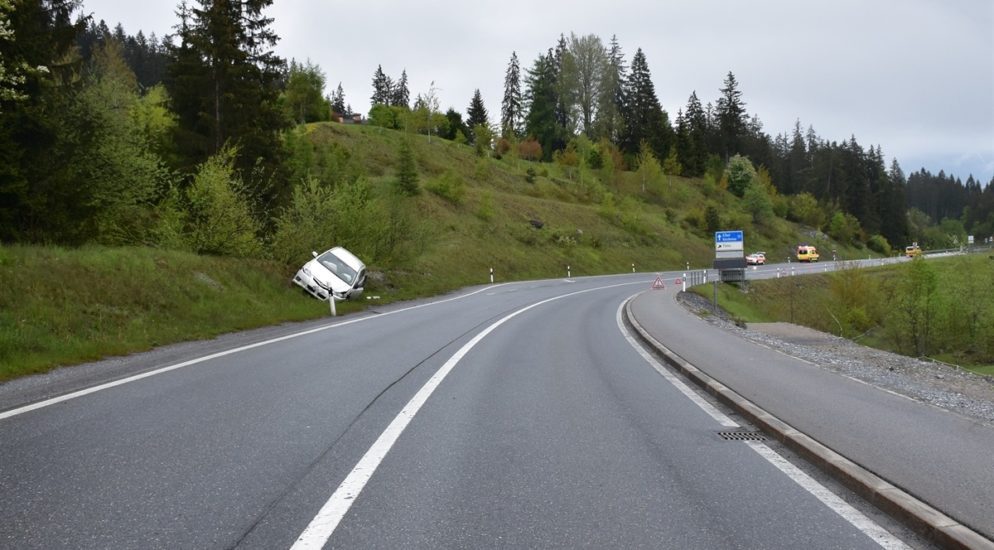Flims GR - Autolenker gerät auf Gegenfahrbahn