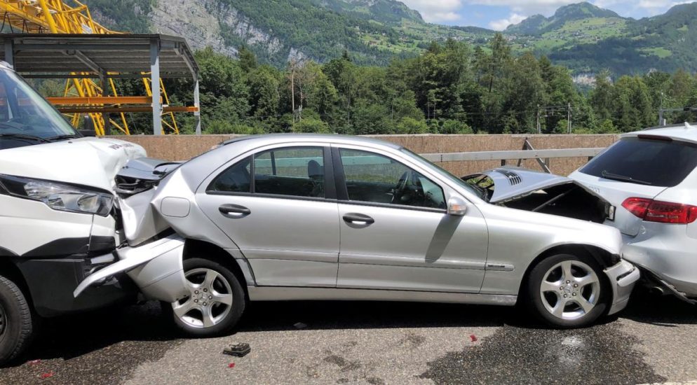 Filzbach GL: Stau wegen Verkehrsunfall auf der A3