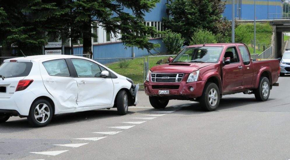 Bilten GL: Verkehrsunfall auf der Schäniserstrasse