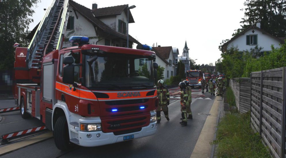 Rapperswil-Jona SG: Einfamilienhaus in Flammen
