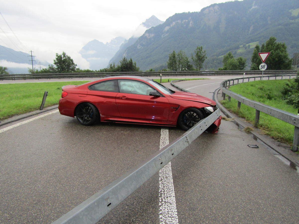 Niederurnen GL - Lenker verliert auf der A3 die Kontrolle über sein Auto - Vimarsana News