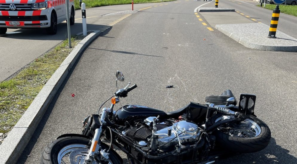 Motorradfahrer bei Selbstunfall in Siegershausen schwer verletzt