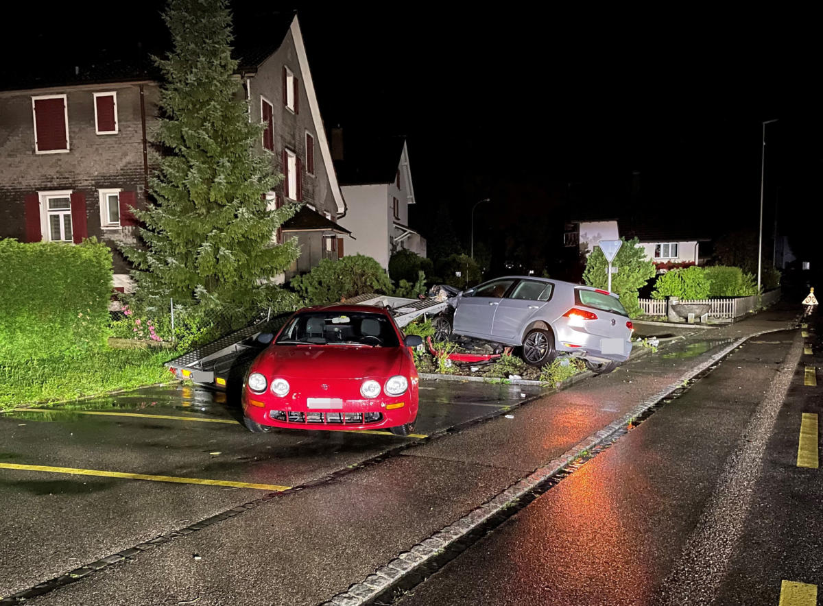 Sirnach TG: Junglenker (18) schläft am Steuer ein und verunfallt - Vimarsana News