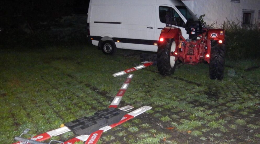 Wallenwil TG: Alkoholisierter Traktorfahrer (19) prallt bei Unfall in Lieferwagen
