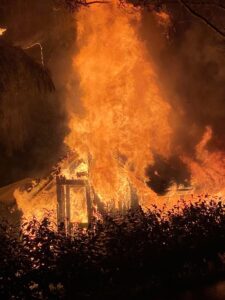 Gartenschopf in Mumpf AG brennt vollständig nieder