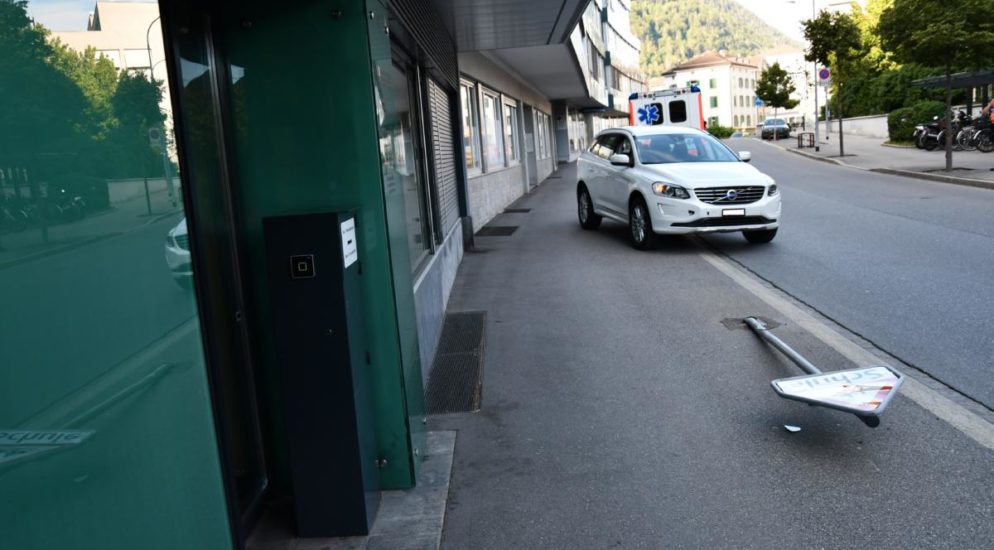Bei Selbstunfall in Chur mit Signaltafel kollidiert