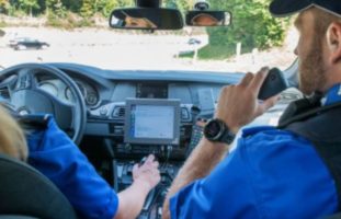 Winterthur ZH: Autofahrer (23) flüchtet zu Fuss vor Polizei