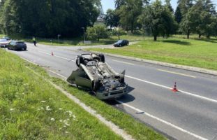 Verkehrsunfall beim Abschleppen eines Fahrzeugs in Belfaux