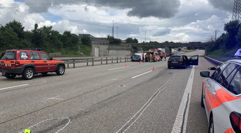 Schwerer Verkehrsunfall auf der A2 bei Egerkingen