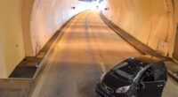 Verkehrsunfall zwischen zwei Fahrzeugen im Kirchenwaldtunnel in Hergiswil