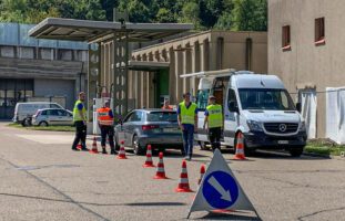 Urdorf: Verkehrskontrolle mit Augenmerk auf Technik und Betriebssicherheit