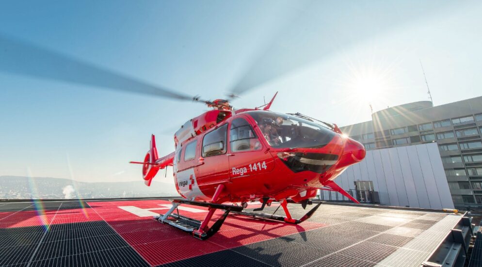 Buchs ZH - Schwerer Velounfall: Rettungshelikopter im Einsatz