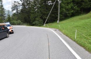 Splügen GR: Motorradfahrer bei Sturz auf Splügenpass verletzt