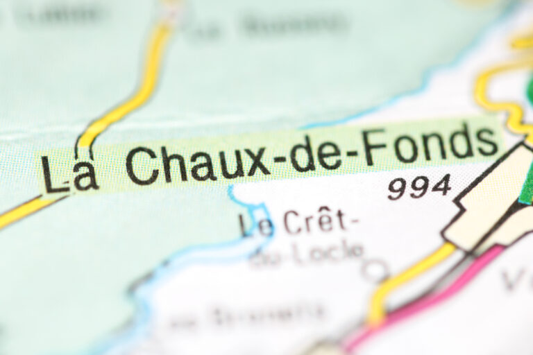 La-Chaux-de-Fonds-NE-Verkehrsunfall-mit-Sachschaden-Feuerwehr-im-Einsatz
